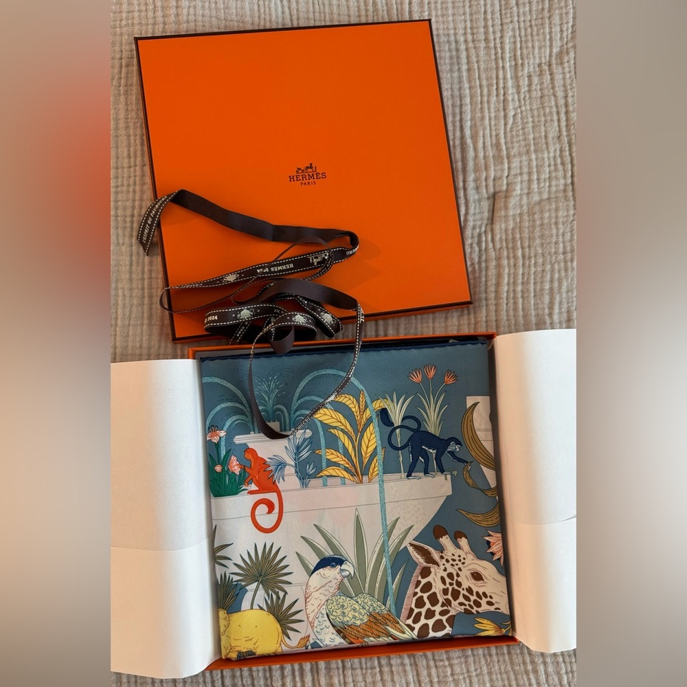 Hermes Precious Paradise Scarf 90 in Bleu Jean / Vert / Orange New in Box